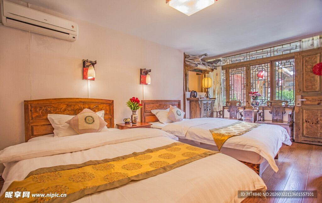 温馨舒适的双床卧室空间