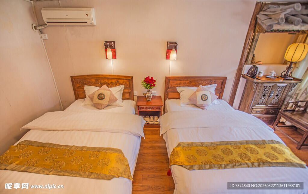 温馨双床卧室室内场景