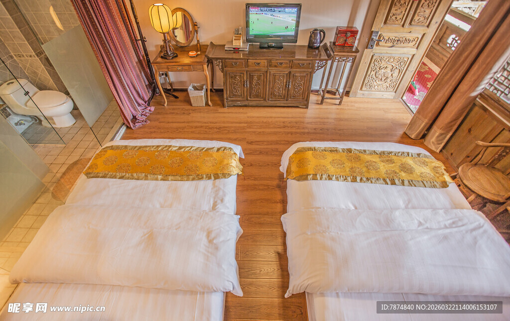 温馨双床民宿室内场景