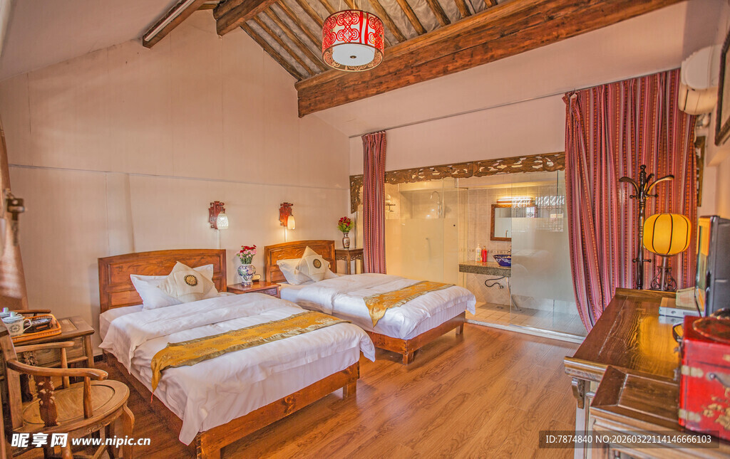 温馨舒适的双人卧室空间