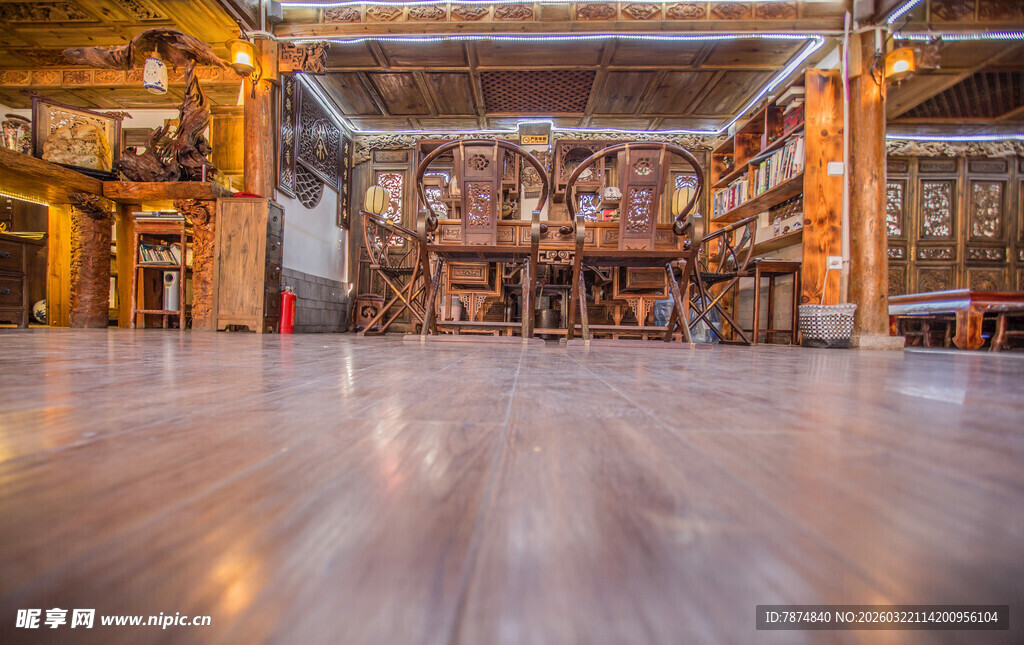 工业风宽敞室内活动空间