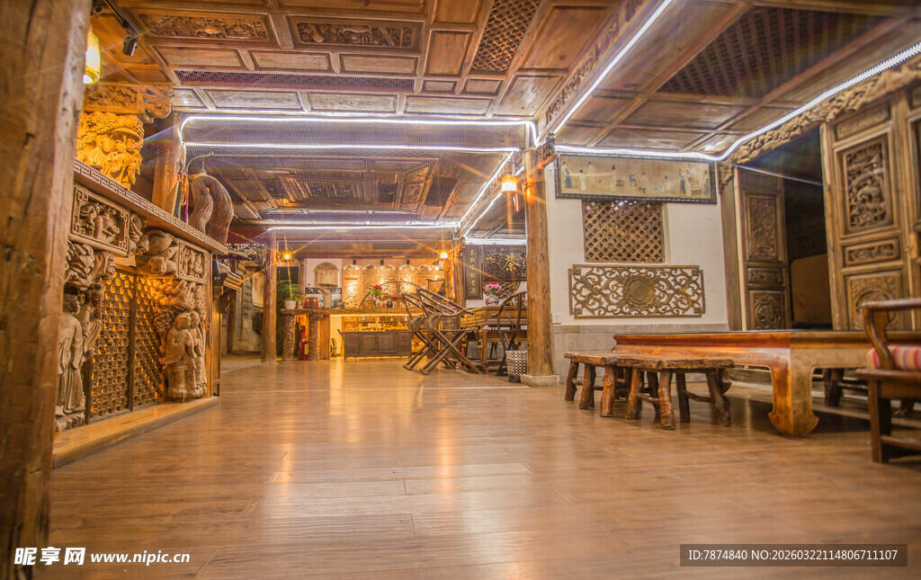 工业风室内宽敞休闲空间