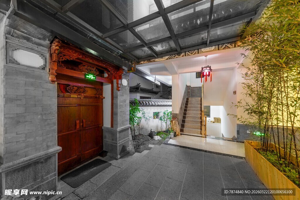 现代工业风室内走廊空间