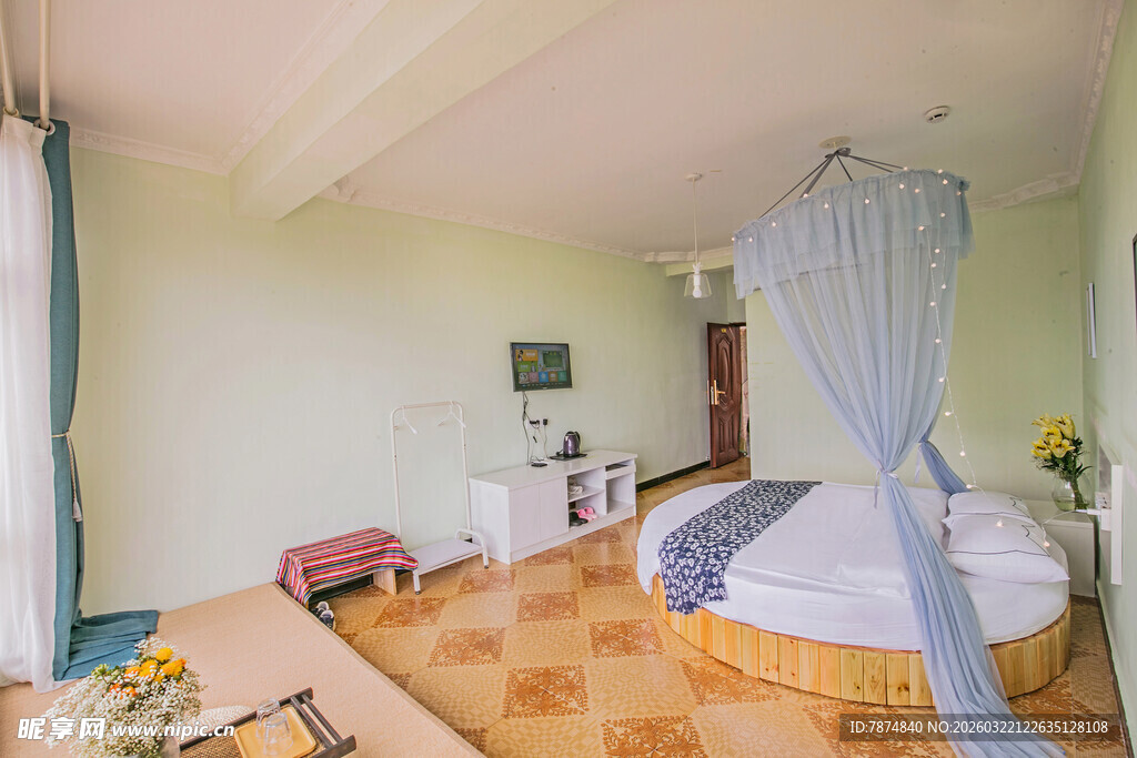 浪漫圆床卧室温馨场景