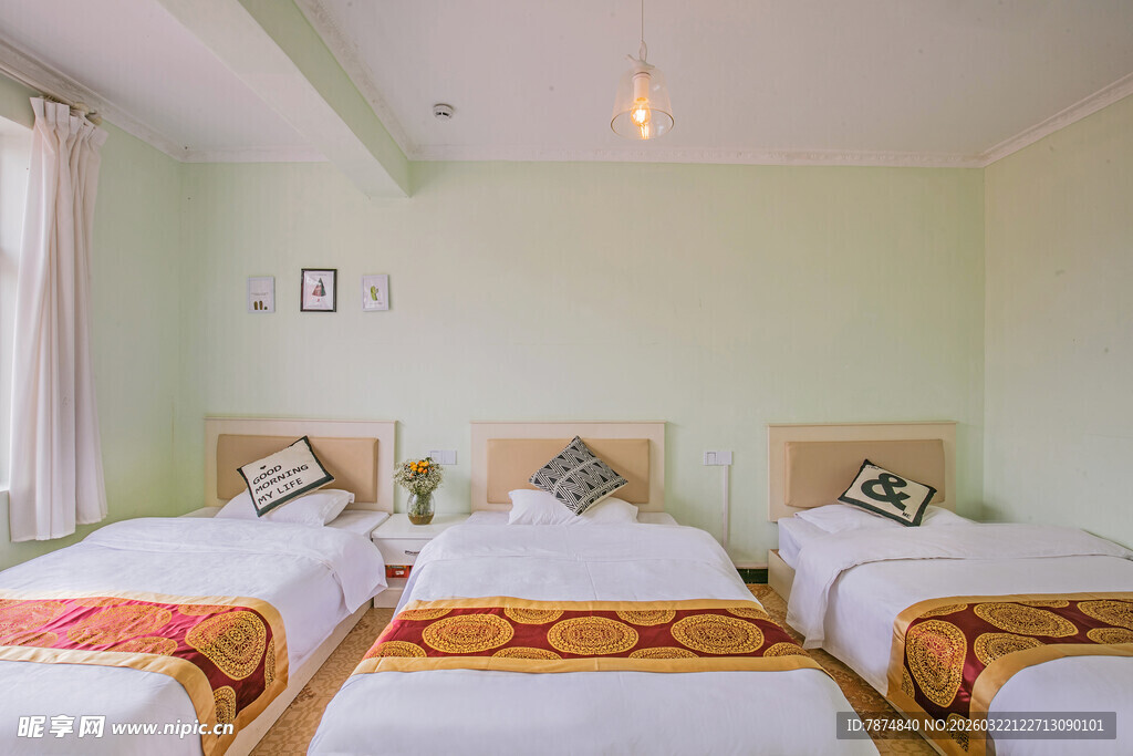 简约三床卧室温馨空间