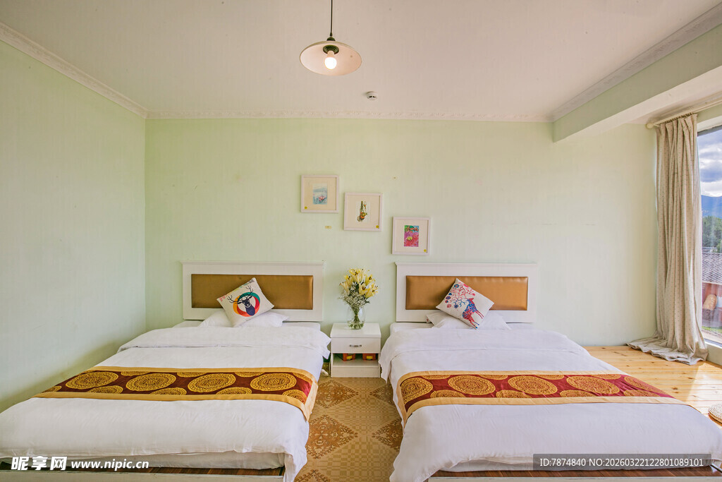 简约双床卧室温馨空间