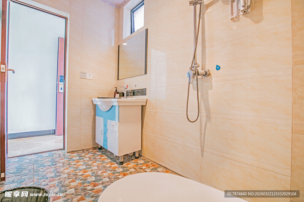 现代简约风温馨浴室一角