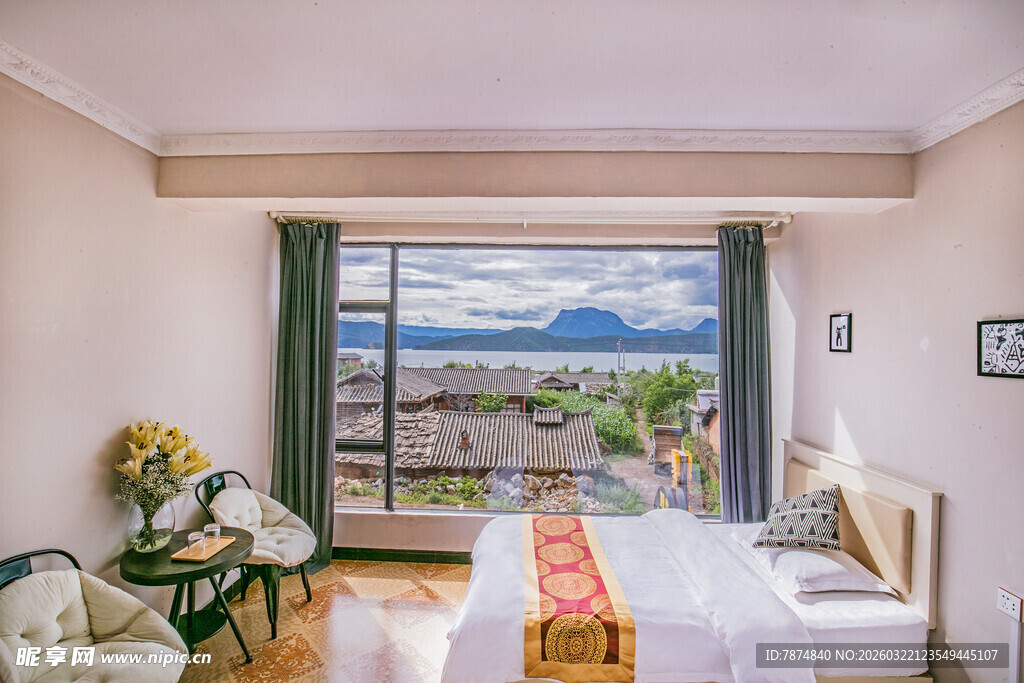 温馨卧室 窗外风景如画