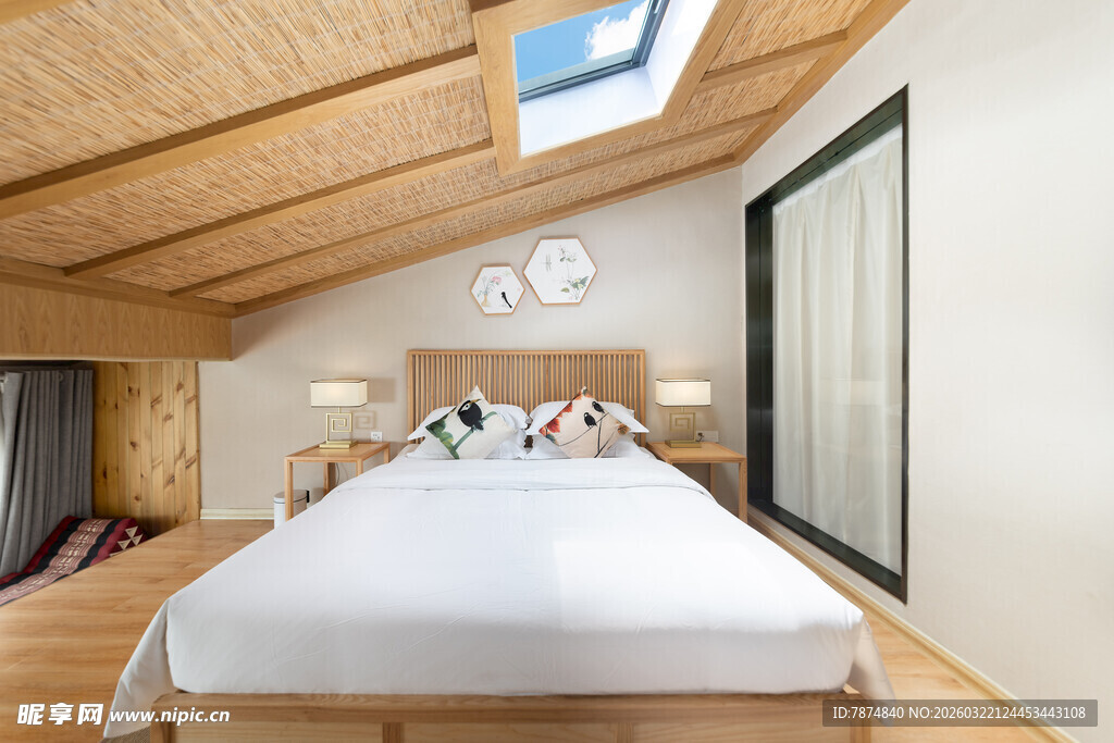 木质阁楼温馨卧室空间