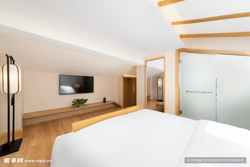 现代简约风格温馨卧室