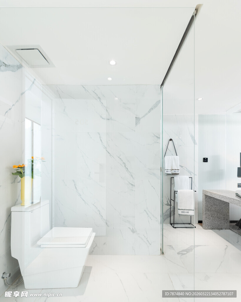 现代简约白色大理石浴室