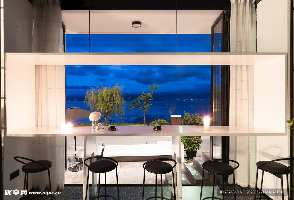 现代室内与户外美景相连