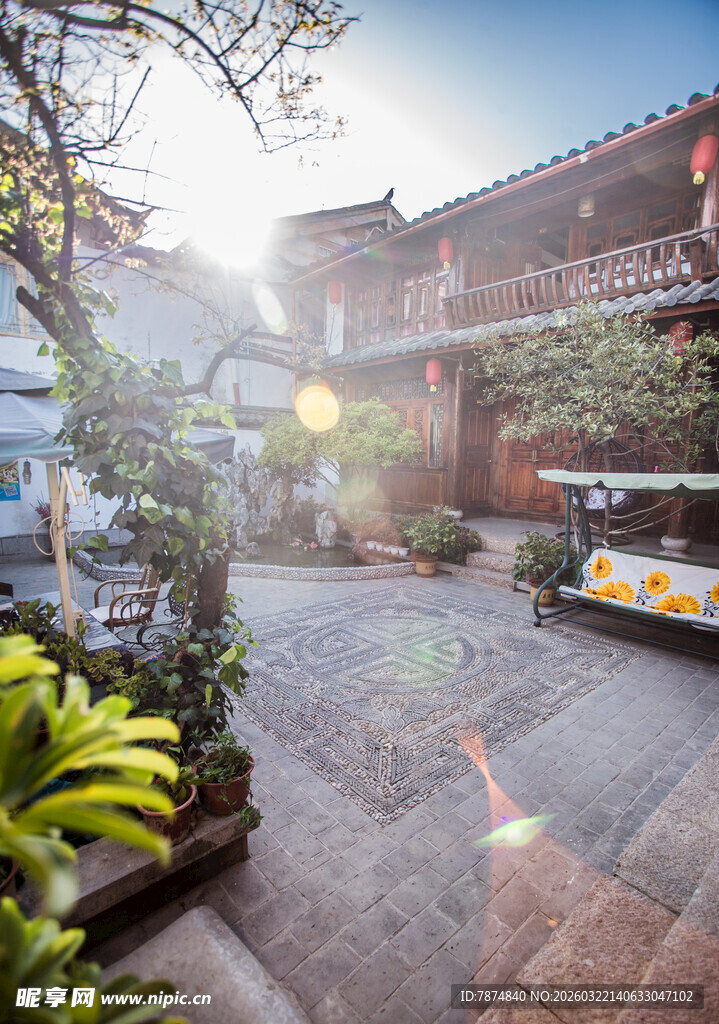 古雅庭院生机盎然