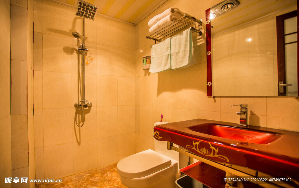 现代风格温馨浴室空间