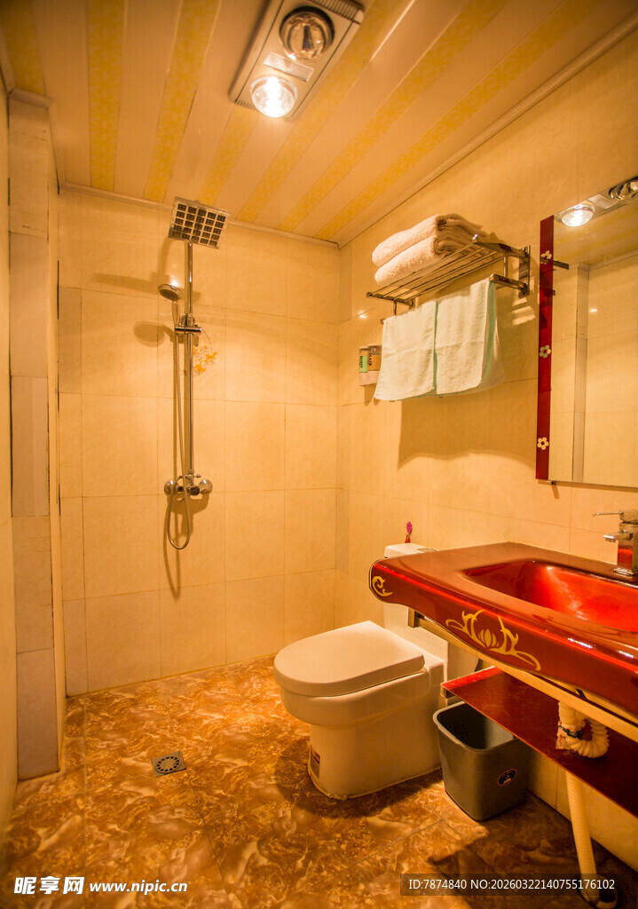 复古风格卫生间内部景象