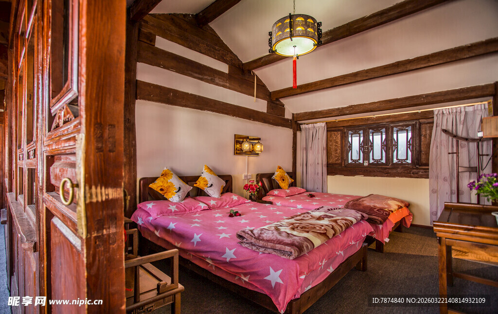 温馨复古风卧室舒适空间