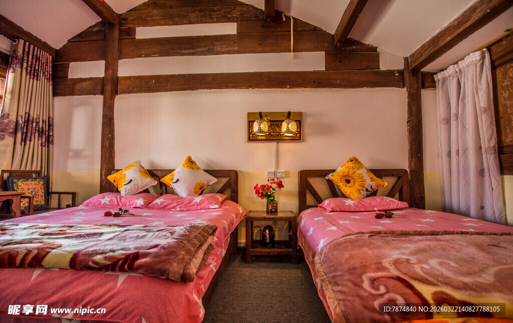 温馨传统风格的双人卧室