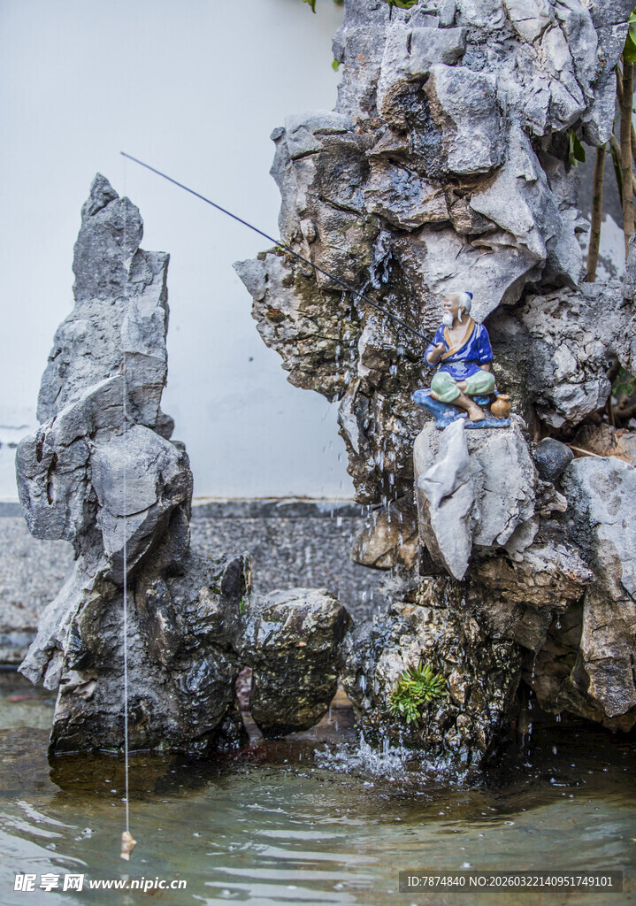 中式园林假山与水景