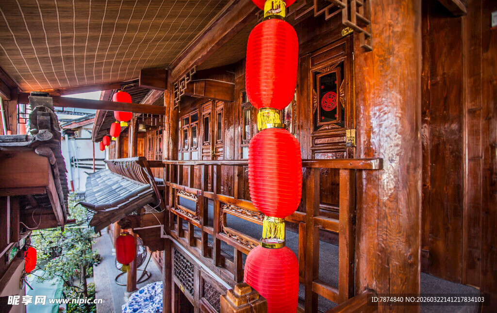 中式餐厅内的红灯笼装饰
