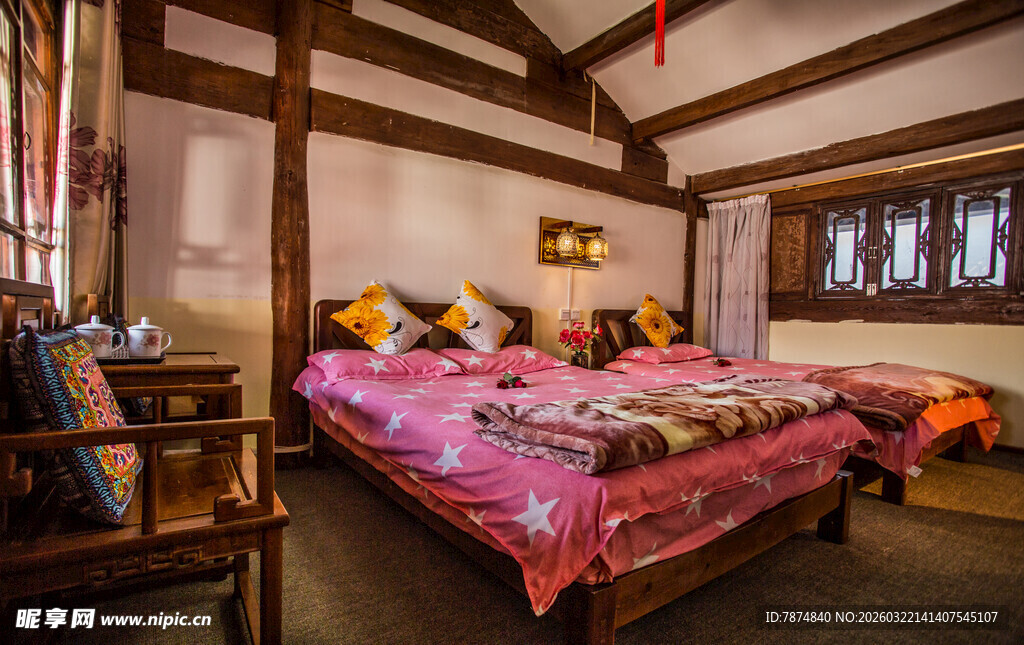 传统中式风格温馨卧室