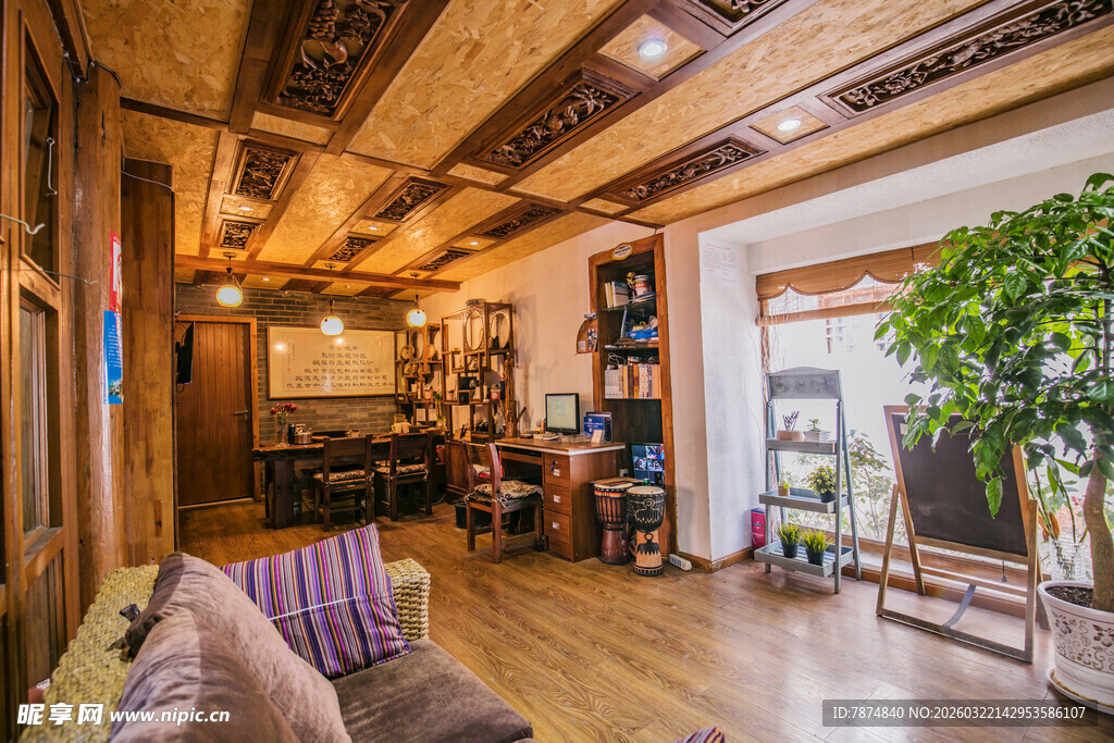 温馨木质风客厅室内一角