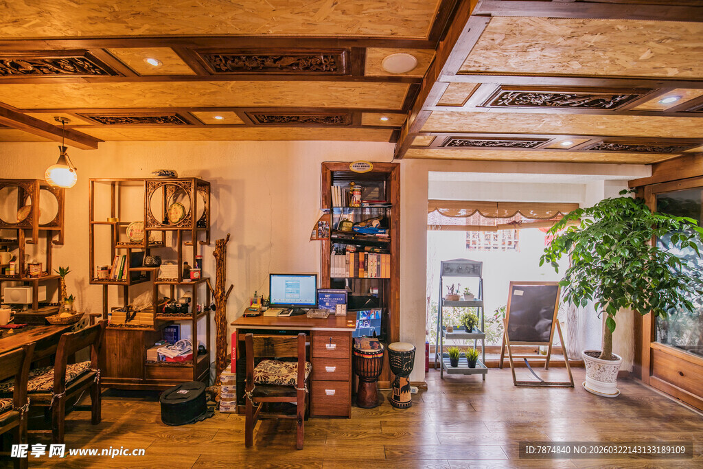 复古木质风格温馨室内空间