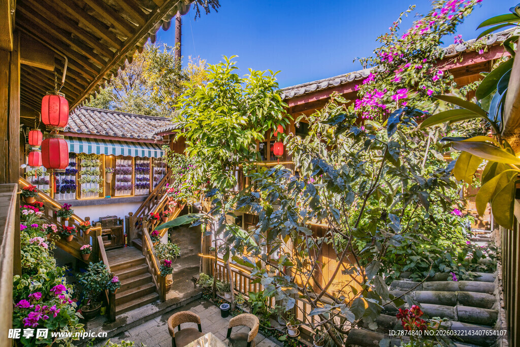 中式庭院 繁花簇拥的闲适地