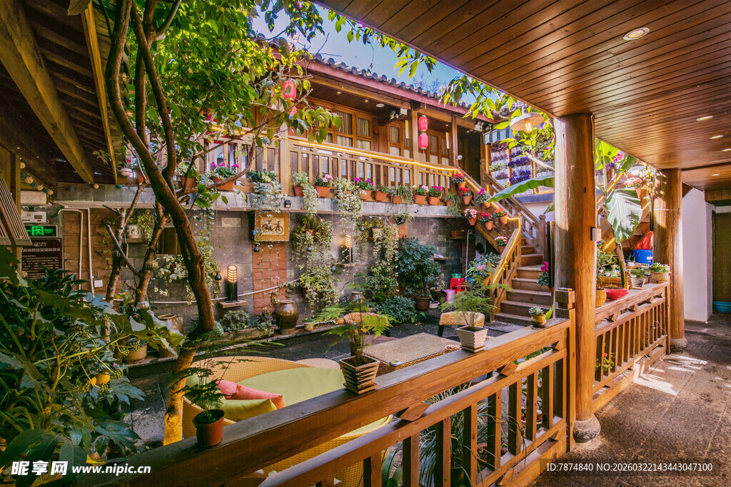 中式庭院木质走廊景观