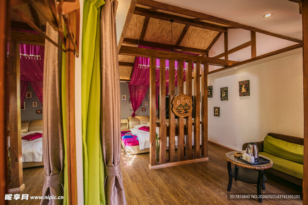 温馨多彩的室内休闲空间