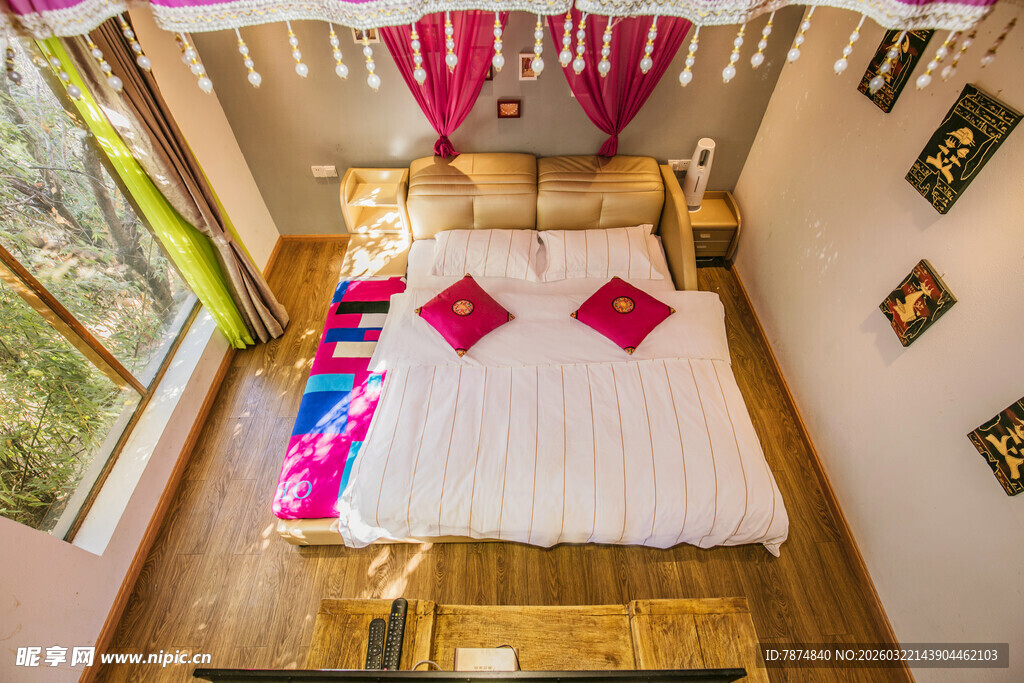 温馨卧室 中式风格床品布置