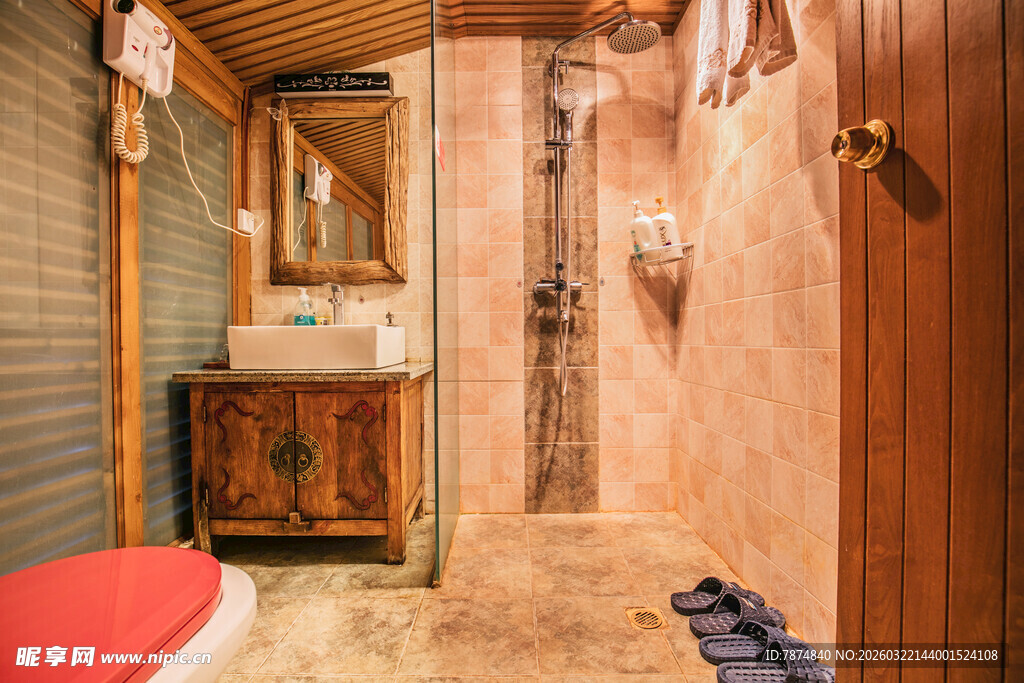 木质温馨浴室一角