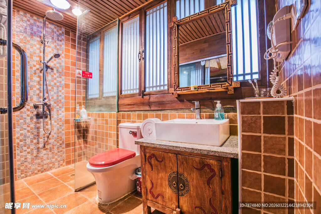 复古风木质调温馨浴室