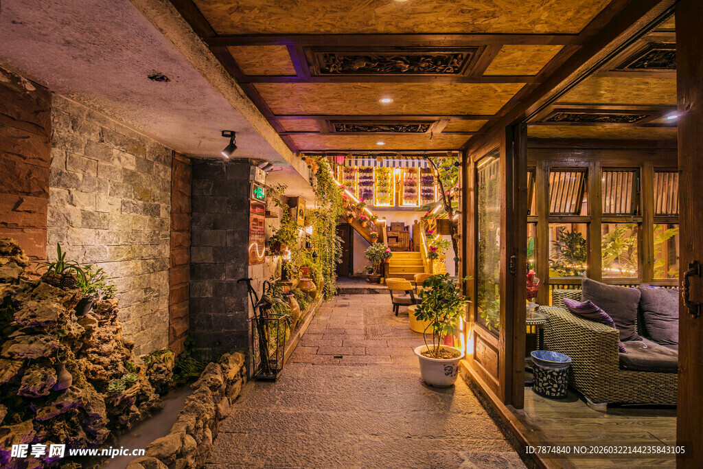 温馨庭院休闲小道景致