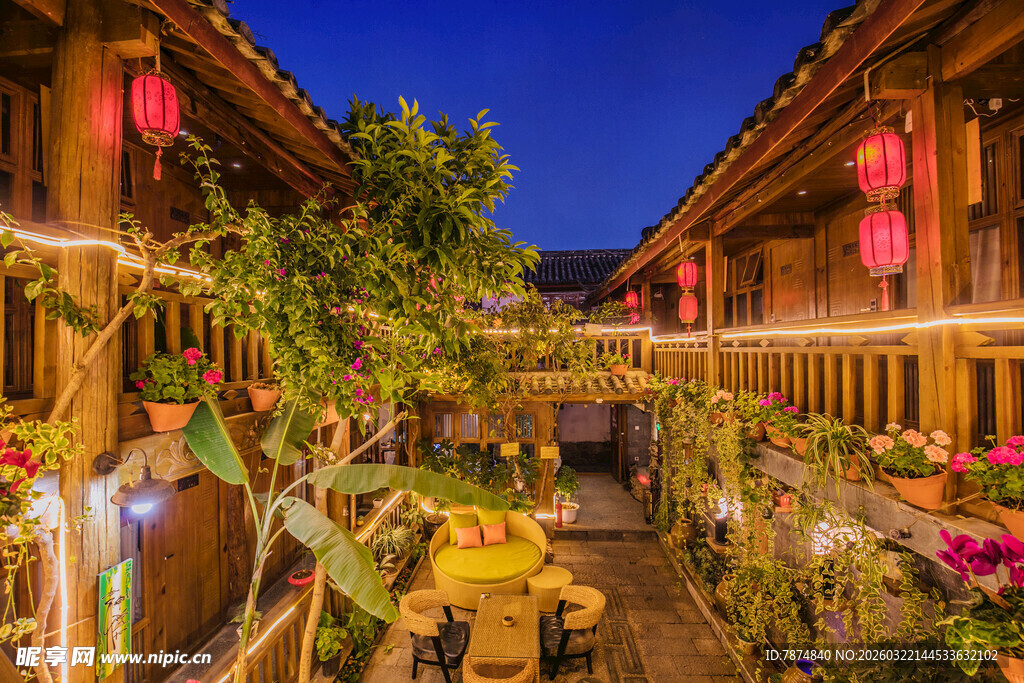 古色古香的中式庭院夜景