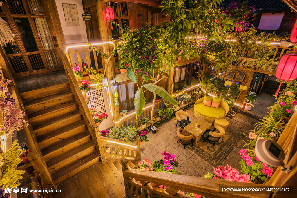 梦幻绿植装饰的温馨室内空间