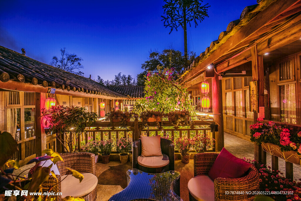 古雅庭院夜景 闲适氛围浓