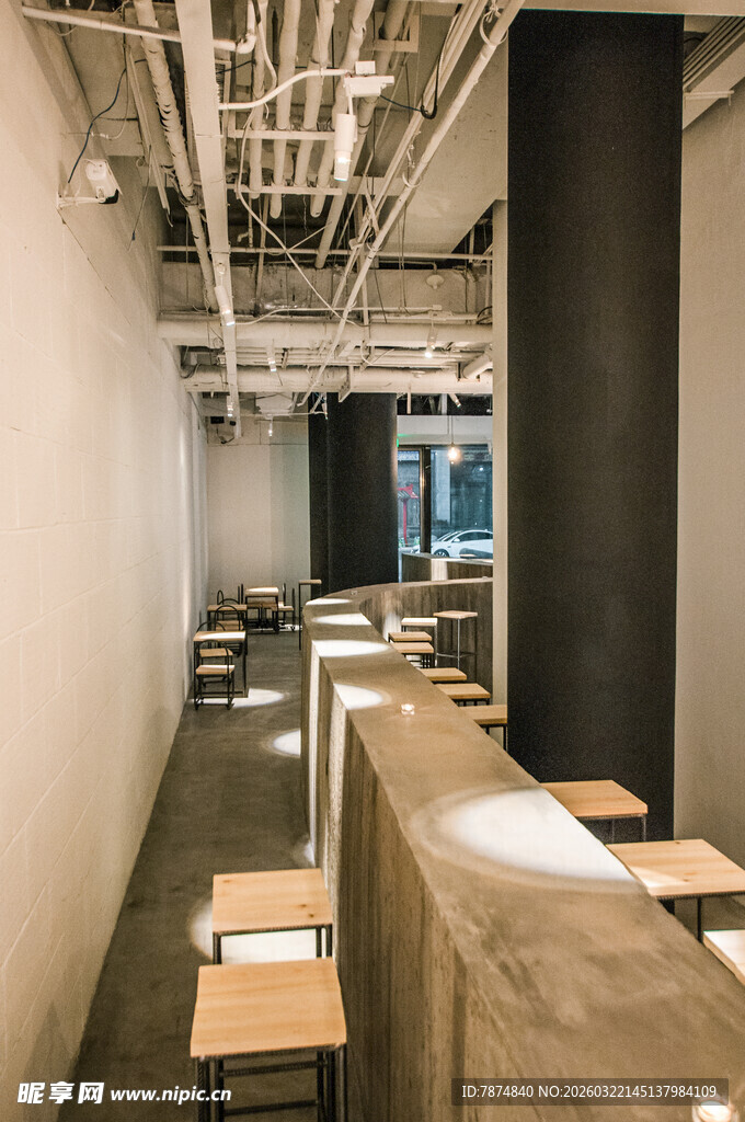 简约工业风餐厅内部空间
