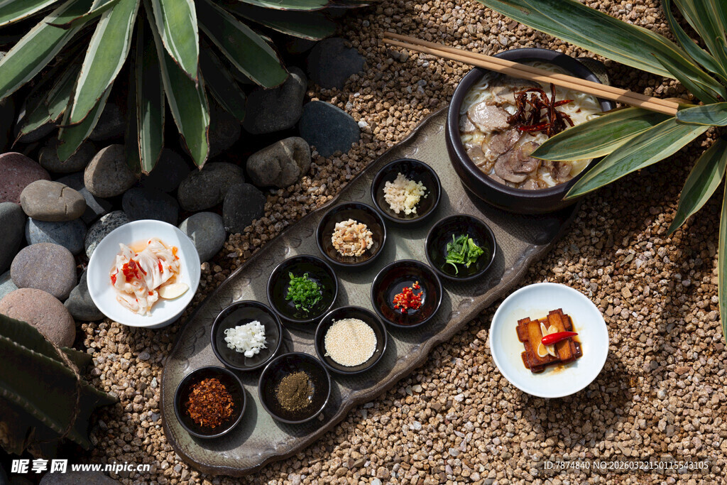 精致日式料理摆盘展示