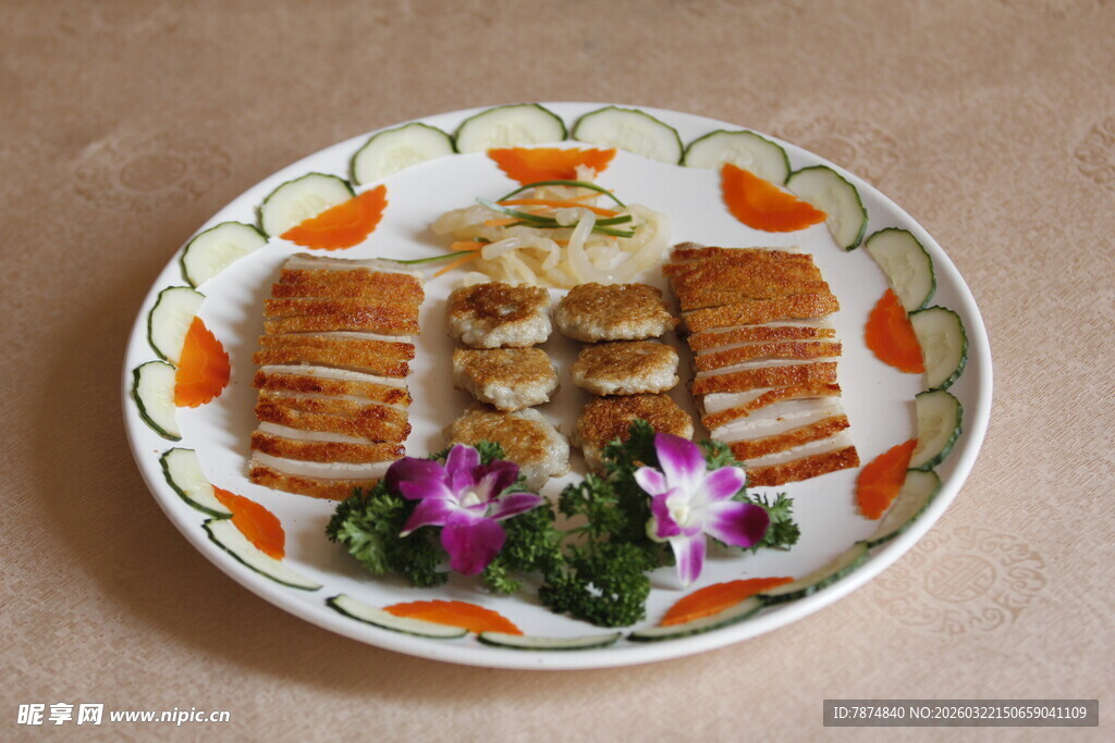 精美摆盘的特色菜肴