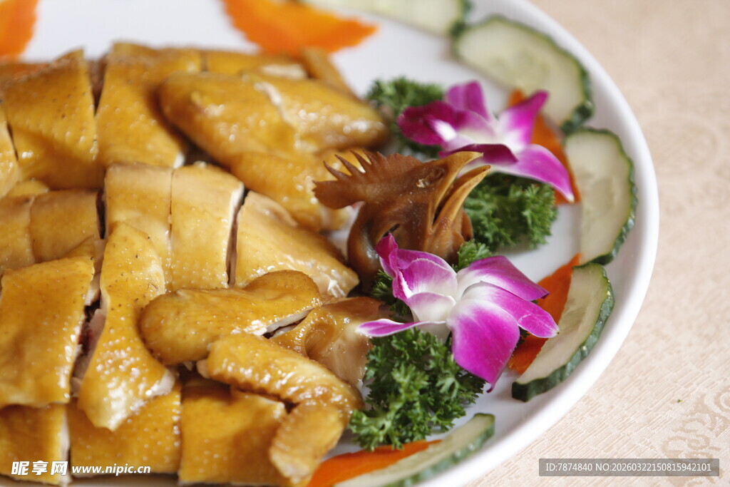 美味白切鸡摆盘精致