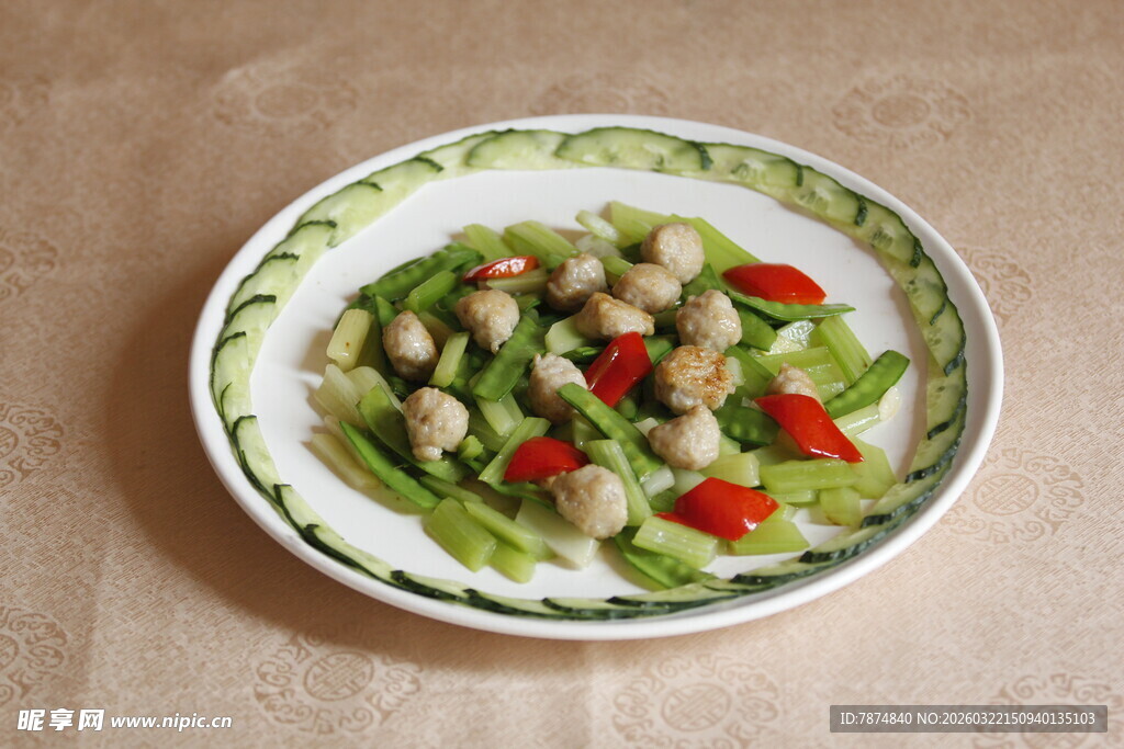 清炒虾仁配时蔬