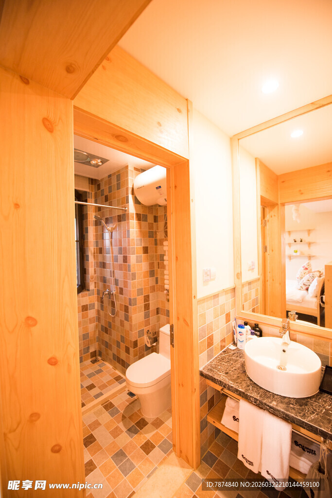 木质温馨浴室空间展示