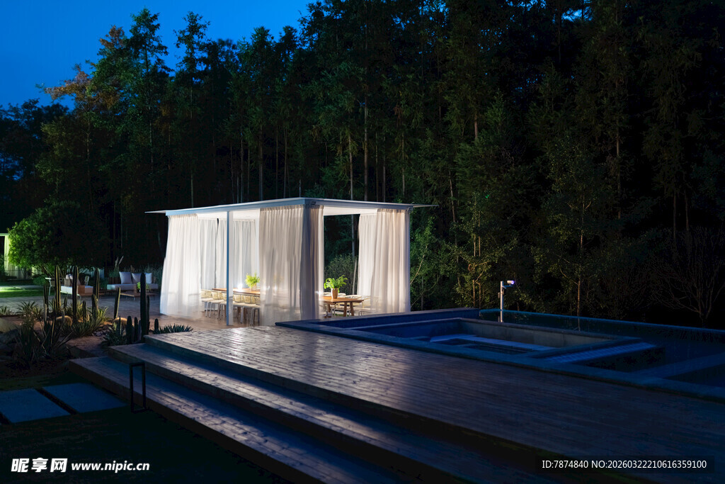 夜幕下的现代简约户外小屋