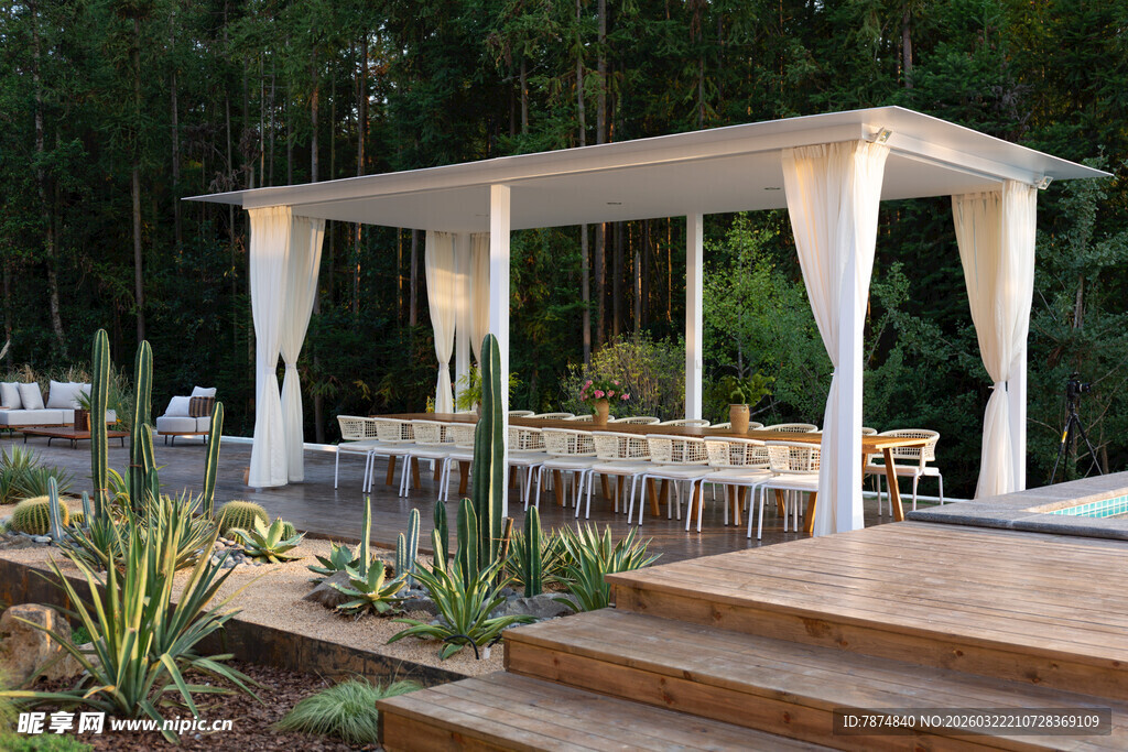 户外白色凉亭休闲场景