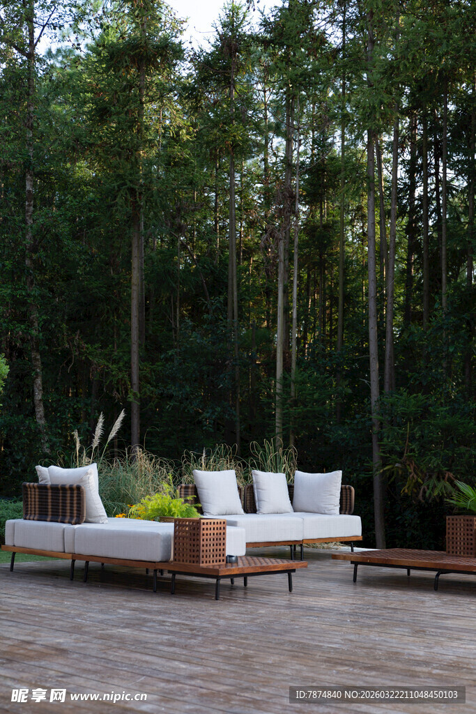 林间户外休闲沙发组合