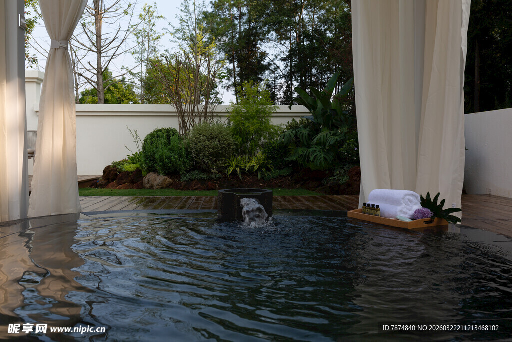 静谧庭院中的水景与布置