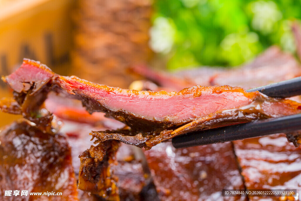美味卤味鸭肉特写