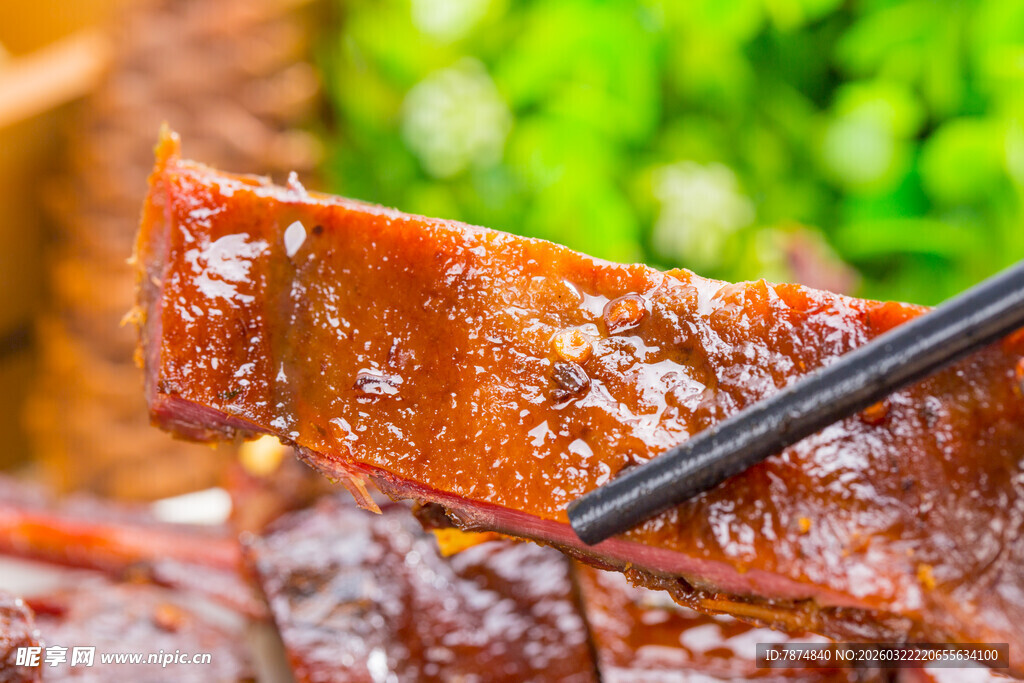 美味诱人的酱卤鸭肉