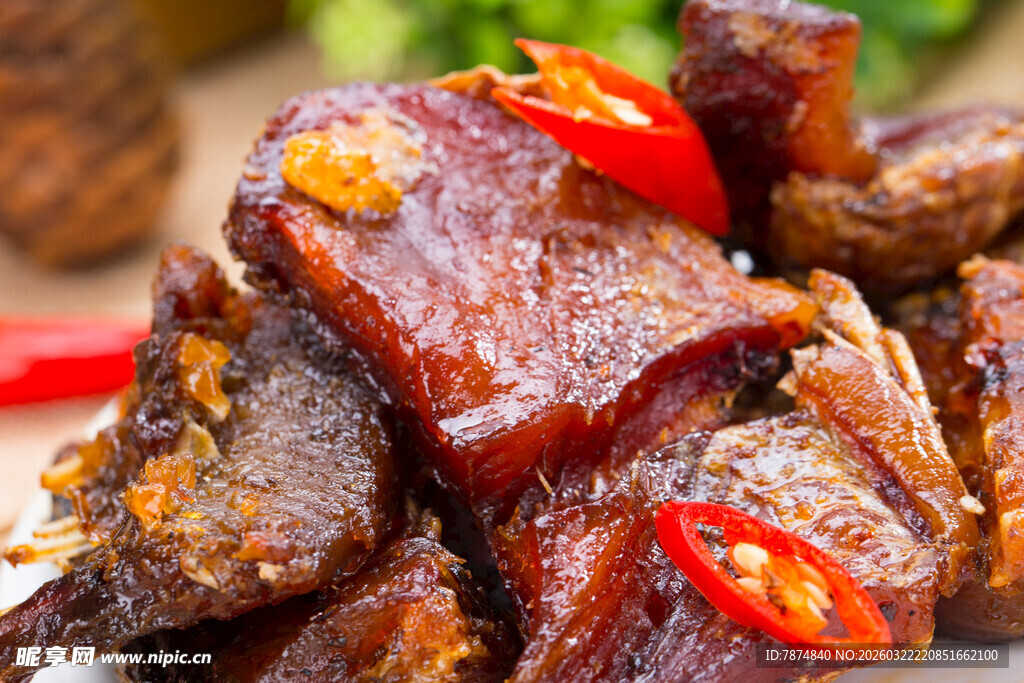 香辣美味的卤鱼肉