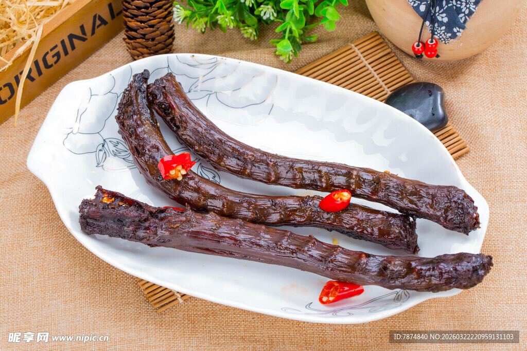 美味风干酱卤鸭脖